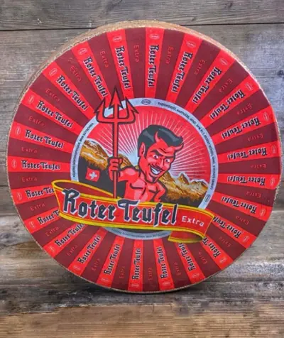 Roter Teufel är en härlig hårdost från Toggenburg i östra Schweiz.