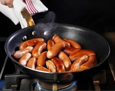 Handknutna prinskorvar från Per i Viken på Bjärehalvön -- en riktig…