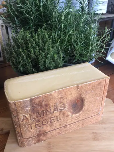 En mycket speciell ost från Almnäs bruk, utanför Hjo i Västra Götaland.