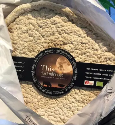 Fuldmåneost produceras endast när det är fullmåne, 12 gånger om året.