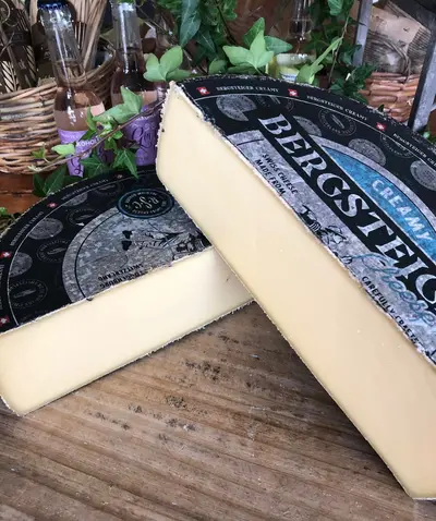 Bergsteiger Creamy är en hårdost från Toggenburg i nordöstra Schweiz.