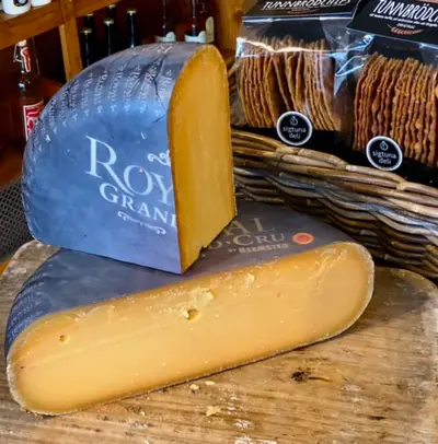 Beemster Royaal Grand Cru är en av de utvalda ostarna som serveras…
