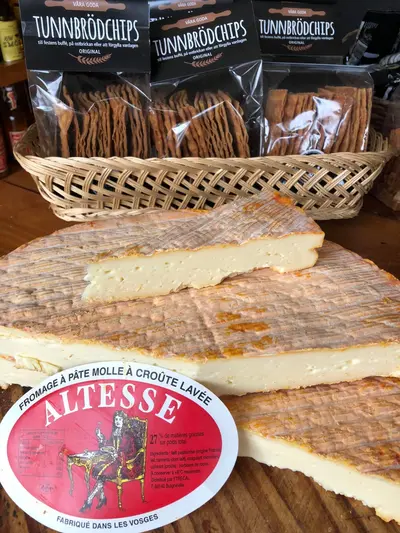 Altesse (höghet) är en tvättad rödkittsost som gjorts med hänsyn…
