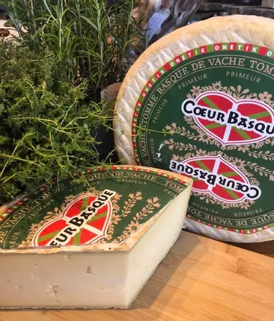 Coeur Basque, eller fransk bondost som den kallas i Sverige, är en…