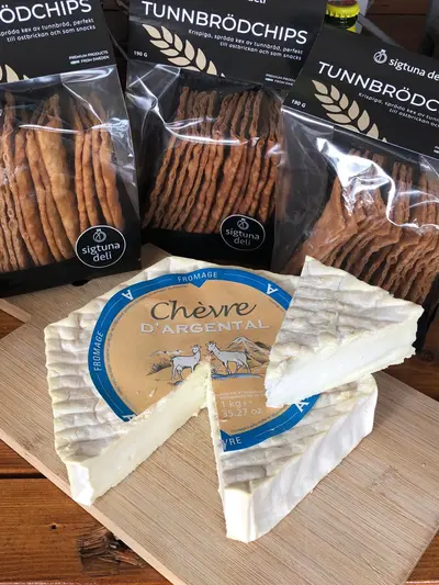 Chèvre d'Argental från Fromi är tillverkad av Fromagerie Guilloteau…