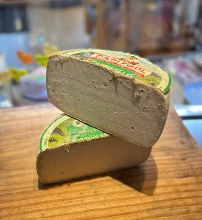 Caprinelle är en alldeles härlig ost i begränsad upplaga från den…